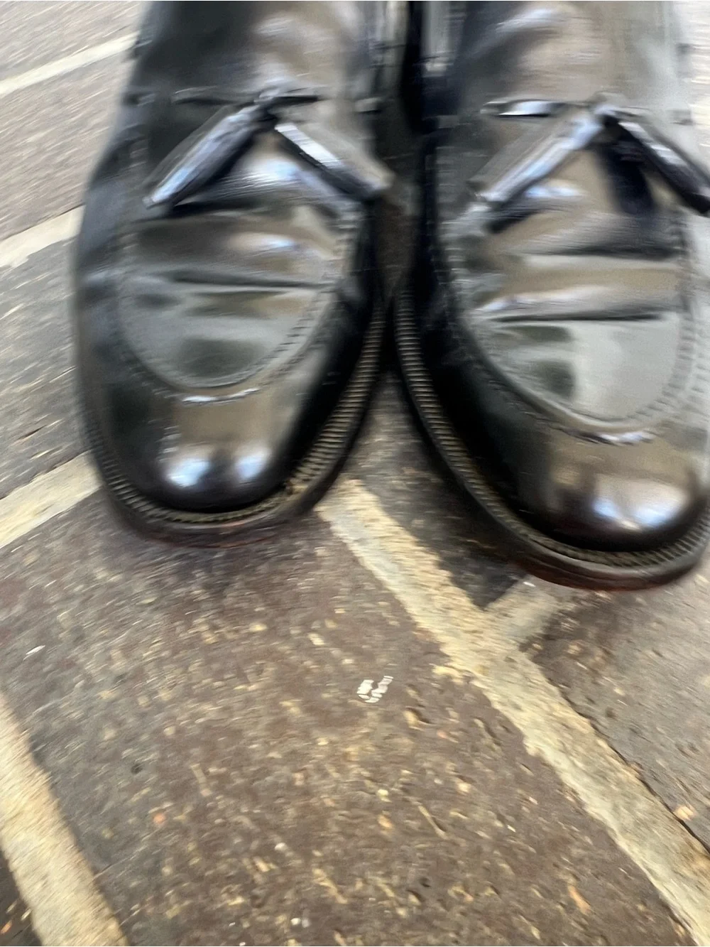 EUC Men’s 8.5 Johnston & Murphy Moc-Toe Black Loafers
